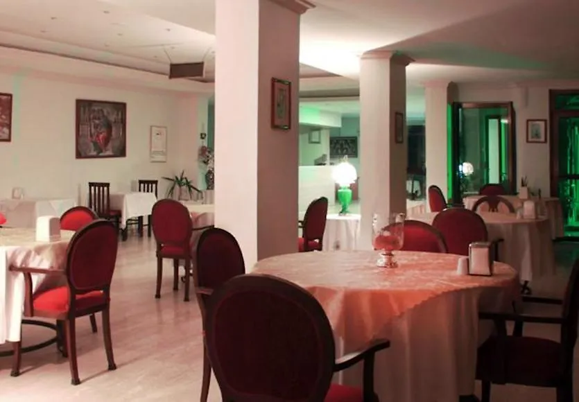 Verano Beach Hotel İçmeler