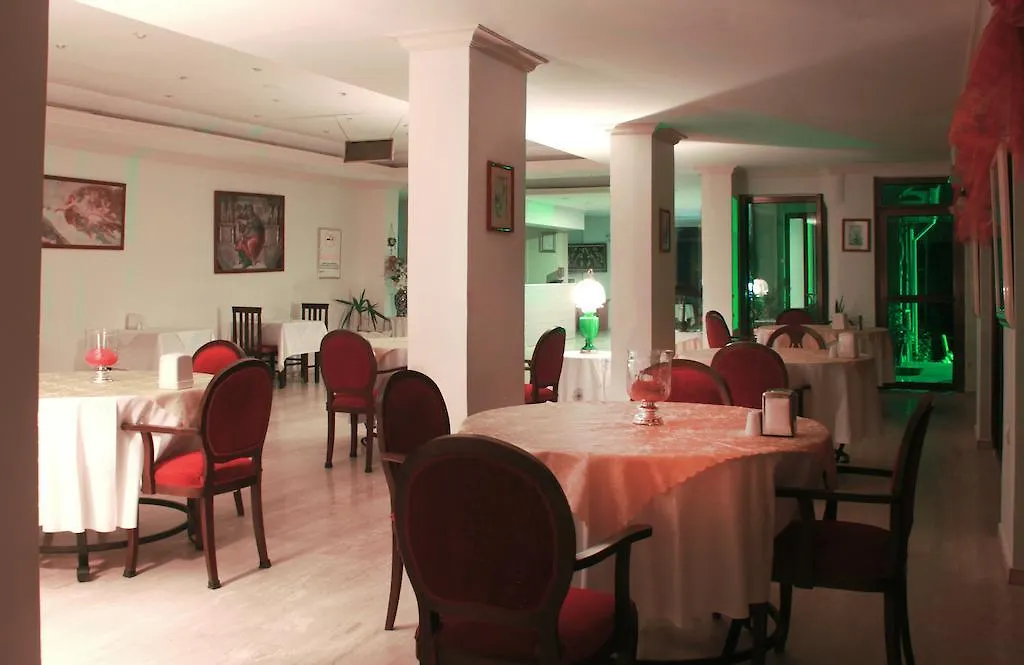 Verano Beach Hotel Icmeler 2*,